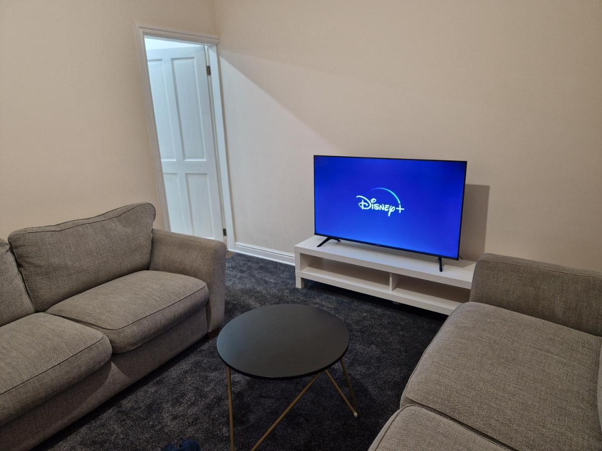 Homely 3-Bed House In Bham 15 Min From City Centre 伯明翰 外观 照片
